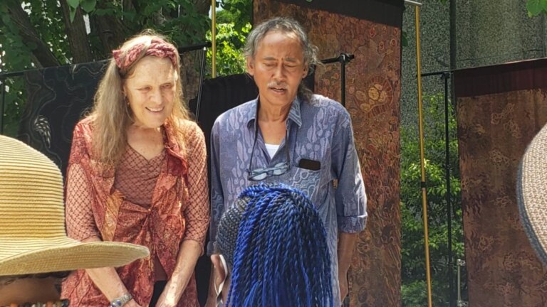 Pasangan Pelukis Batik Yogyakarta Ajarkan Batik di AS